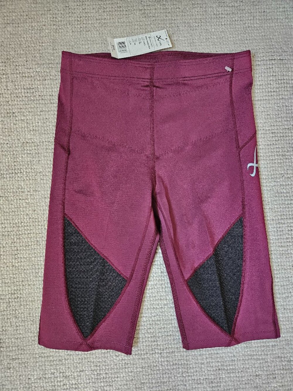 CW-X Stabilyx Ventilator Shorts Medium M NEW Maroon Cranberry Red Run Workout